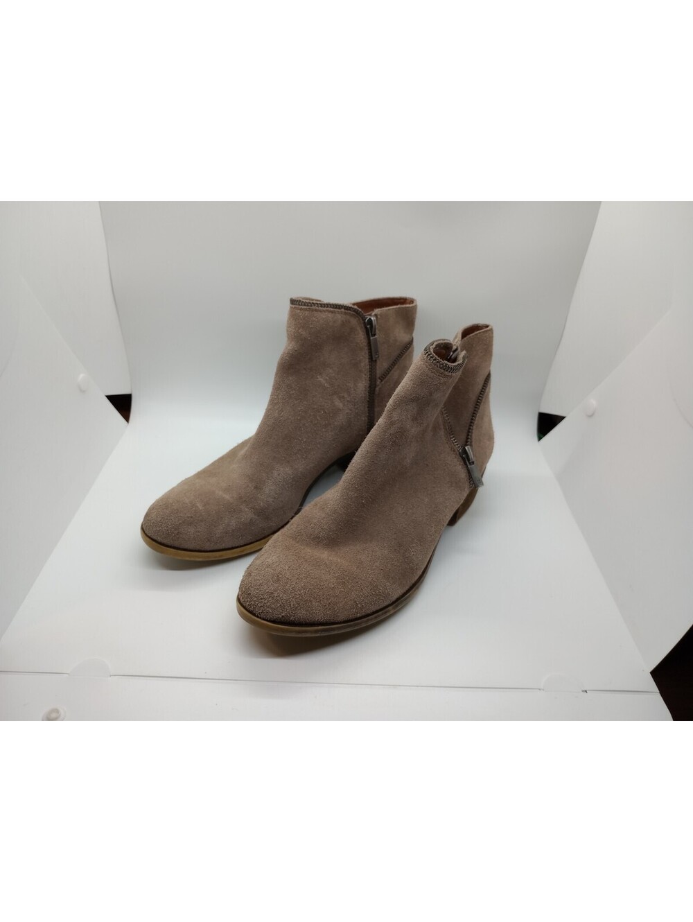 Lucky Brand Women's Ankle Booties Shoes Sz 8.5/38.5 Suede Zipper Low Heel 204